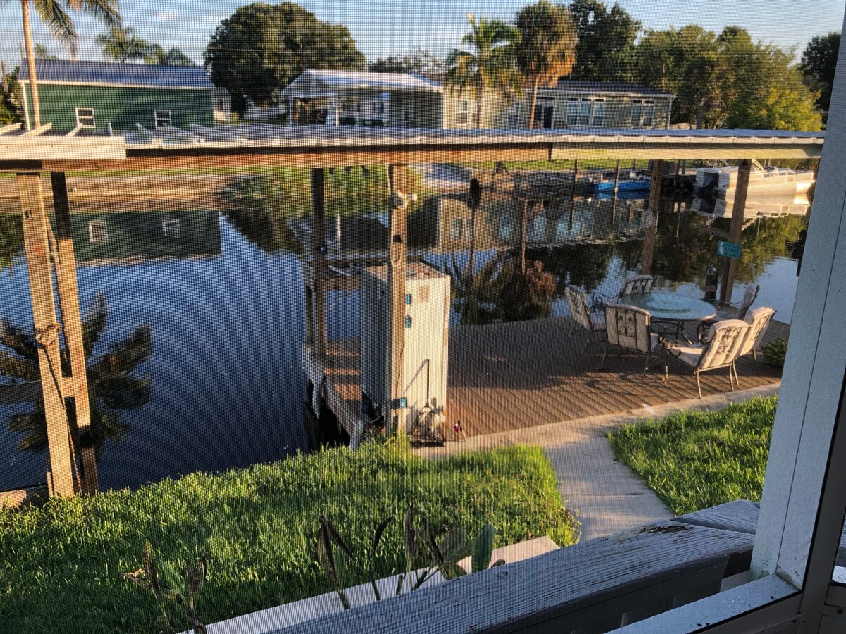 Pool Home w/Dock; Canal access  to Lake Okeechobee