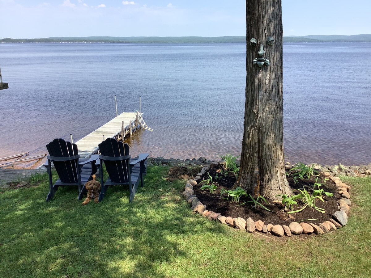 Family cottage on pristine Round Lake