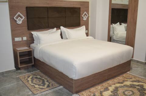 303 Chambre royale grand lit