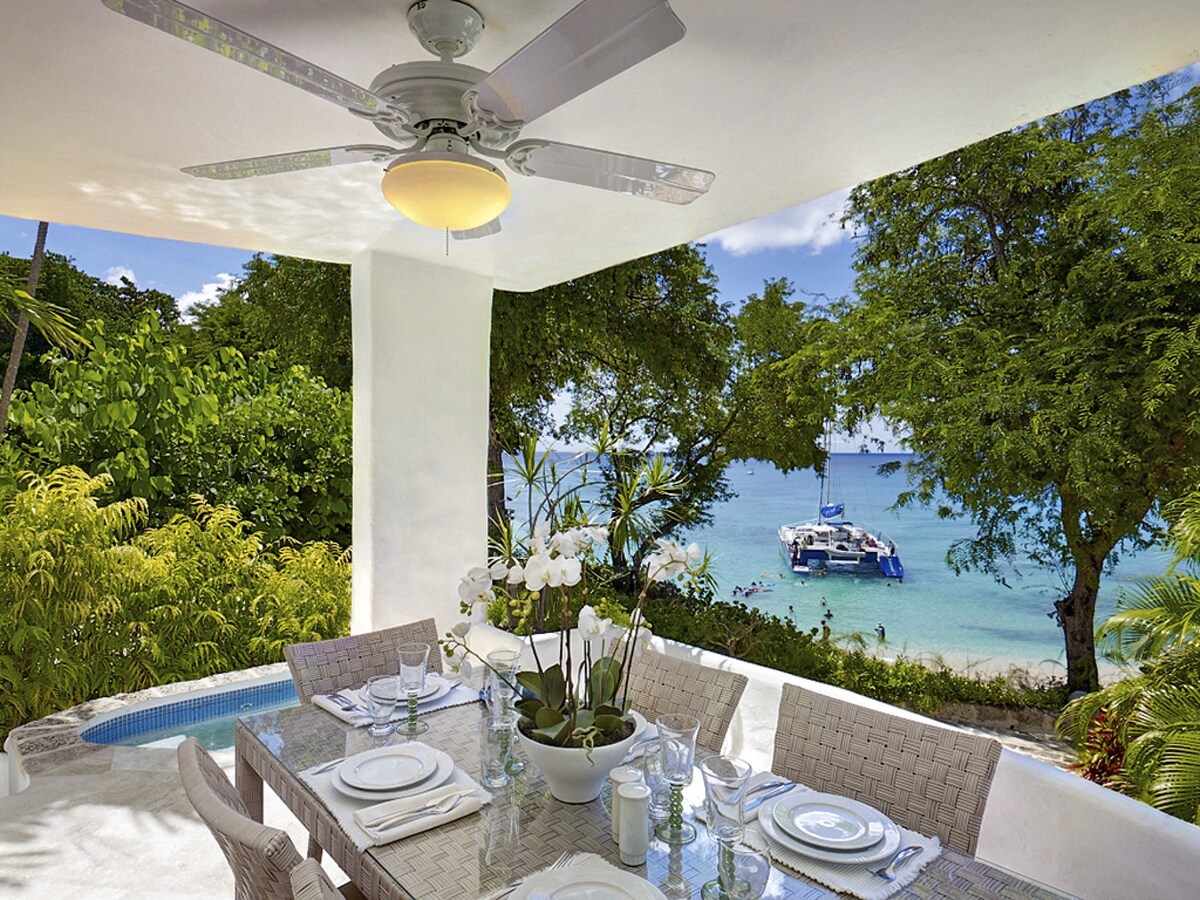 Eden on the Sea - private villa with ocean views