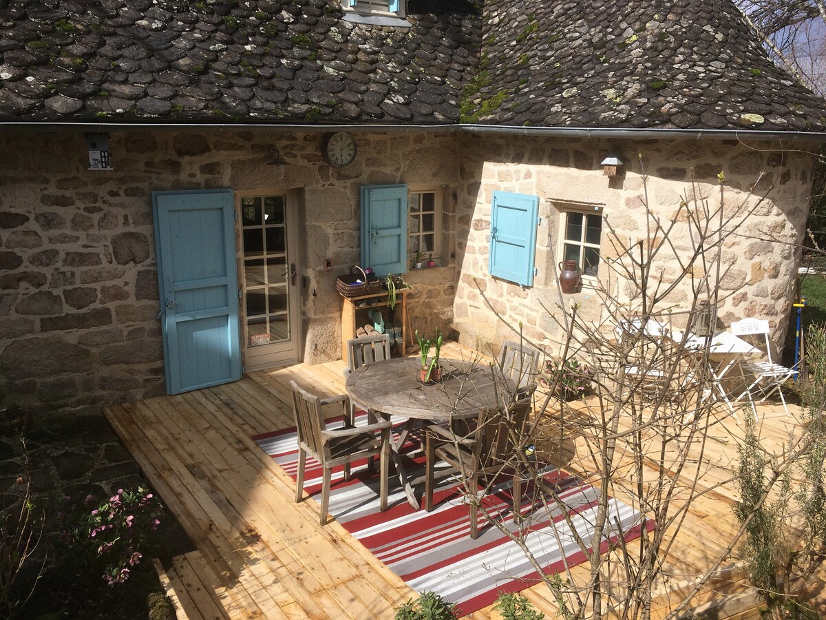 Maison de charme en pierres, typique Corrézienne