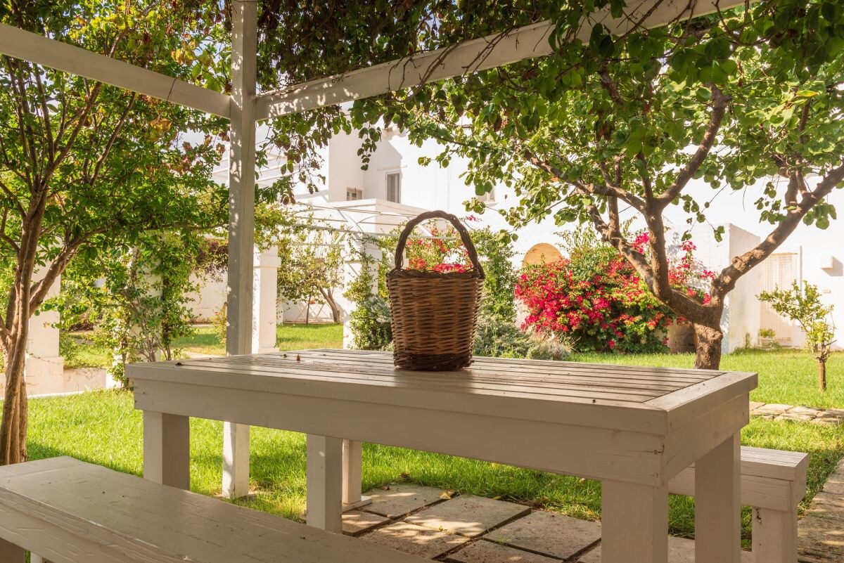 Charming Home with plunge pool and private beach!