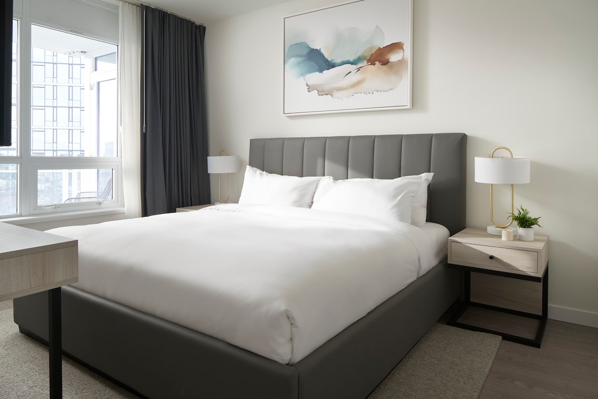 Level Seattle ◆ Two Bedroom Suite