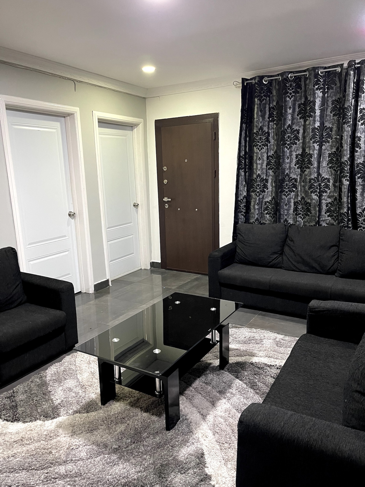 Lovely 1bedroom Apartment Near A&C Mall
