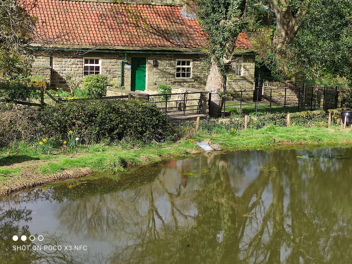 Tranquil cosy cottage close to the Peak District