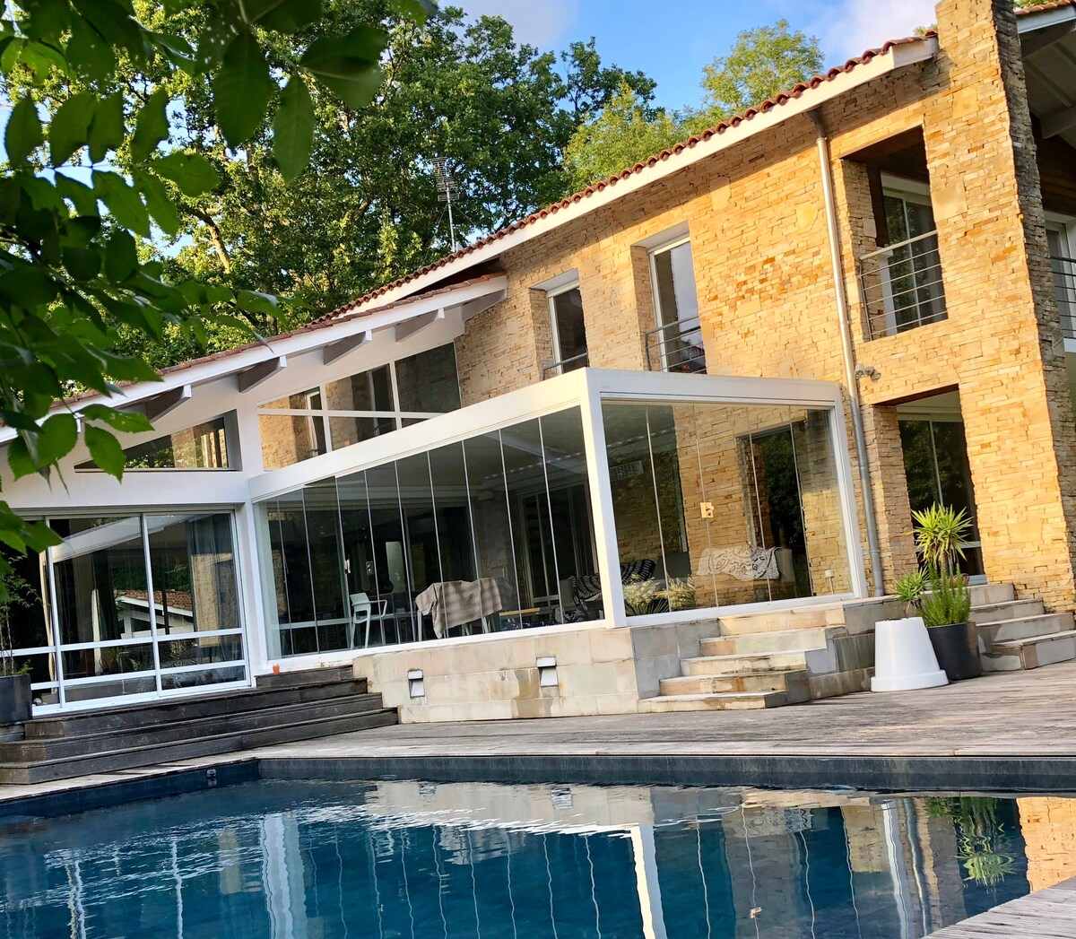 Superbe villa au calme avec piscine - parc arboré