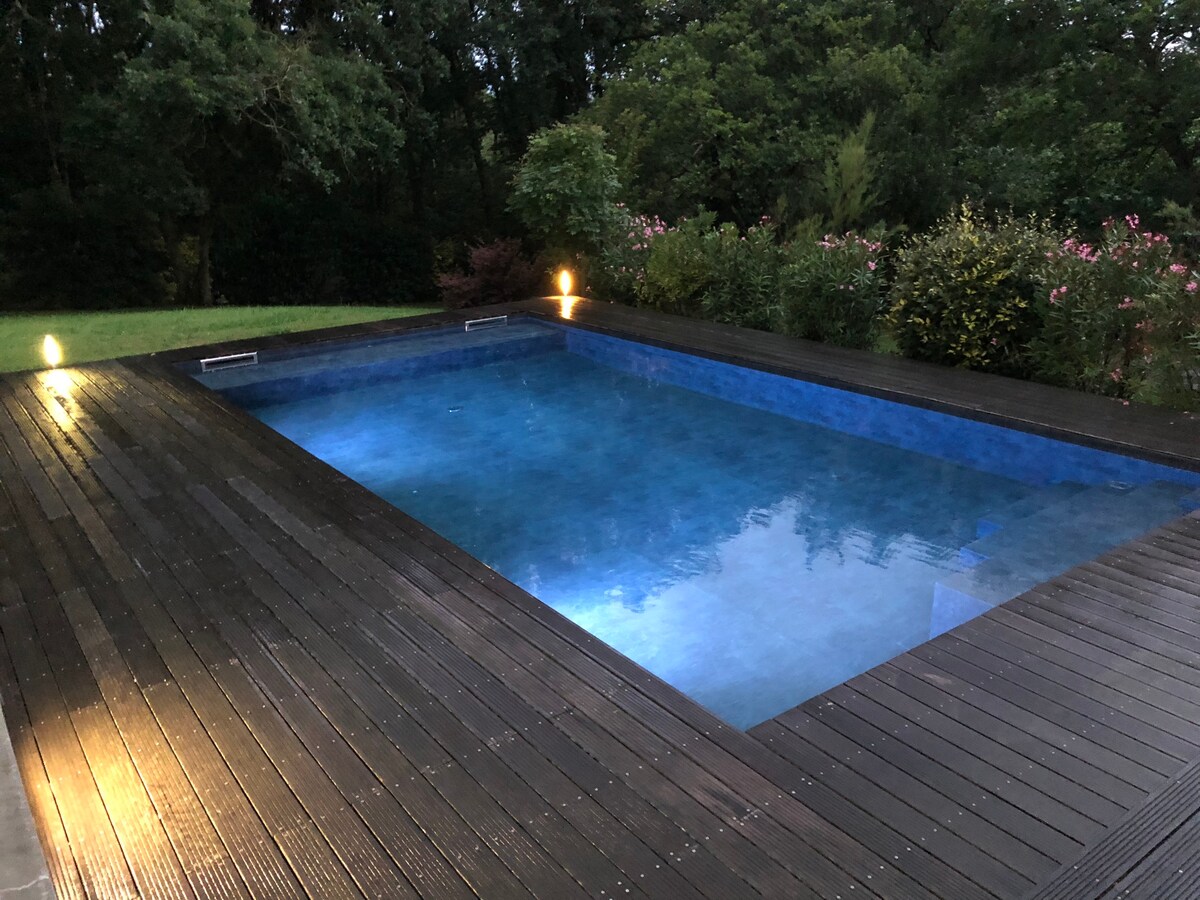Superbe villa au calme avec piscine - parc arboré