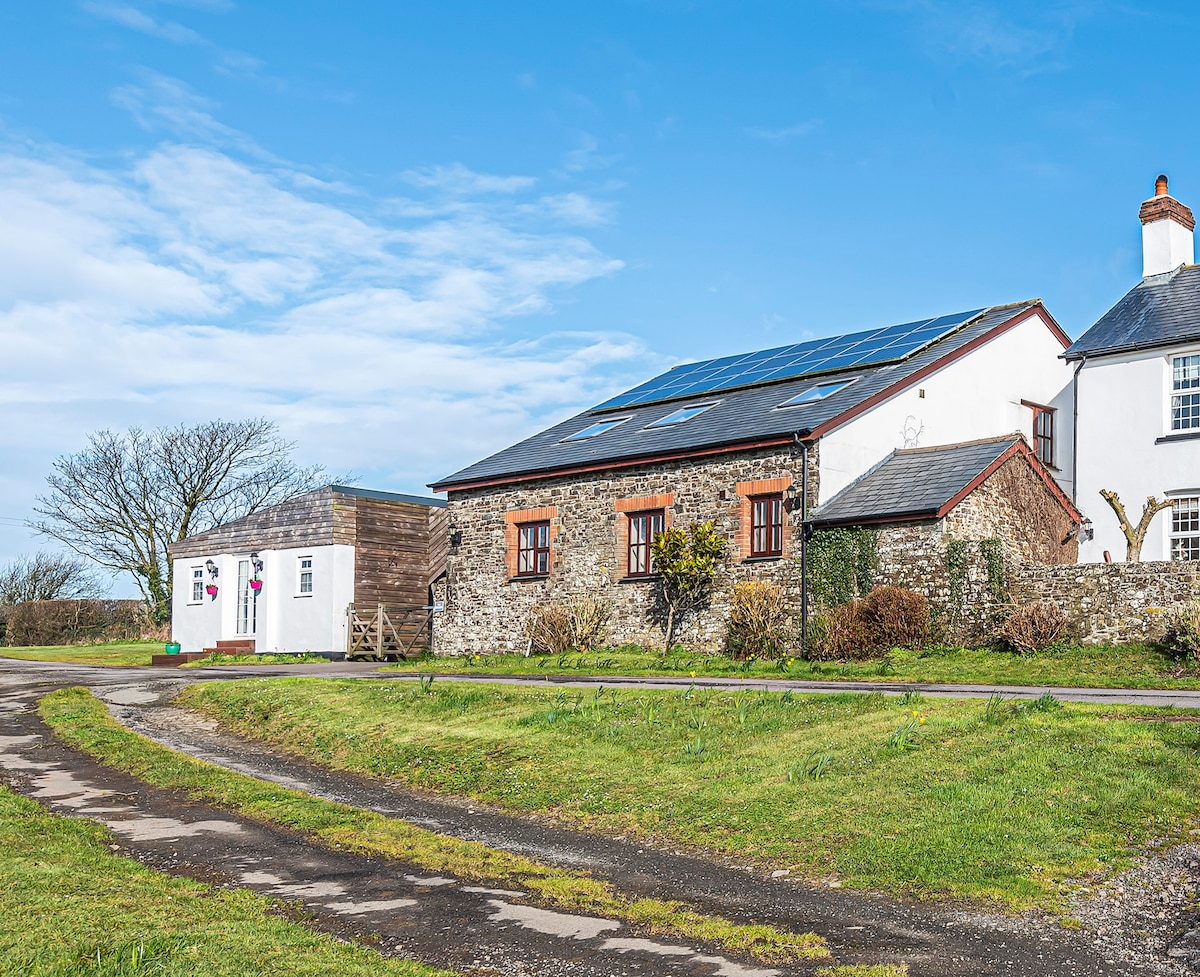 Detached coastal converted barn