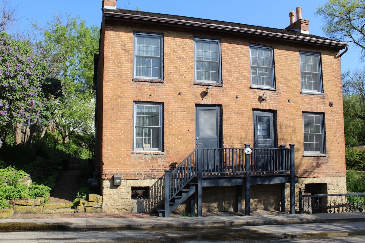 Historic townhouse in the heart of Mineral Point