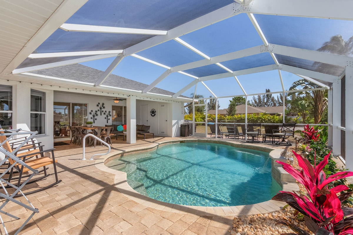 PARADISE COVE- Spacious Canal Home w/htd Pool!