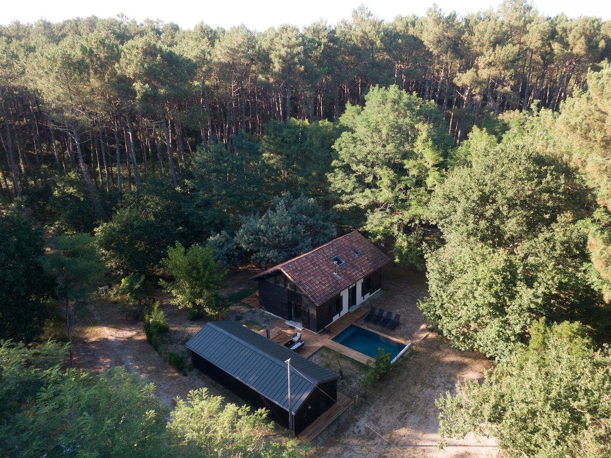 Surf Shelter - maison + annexe dans la forêt