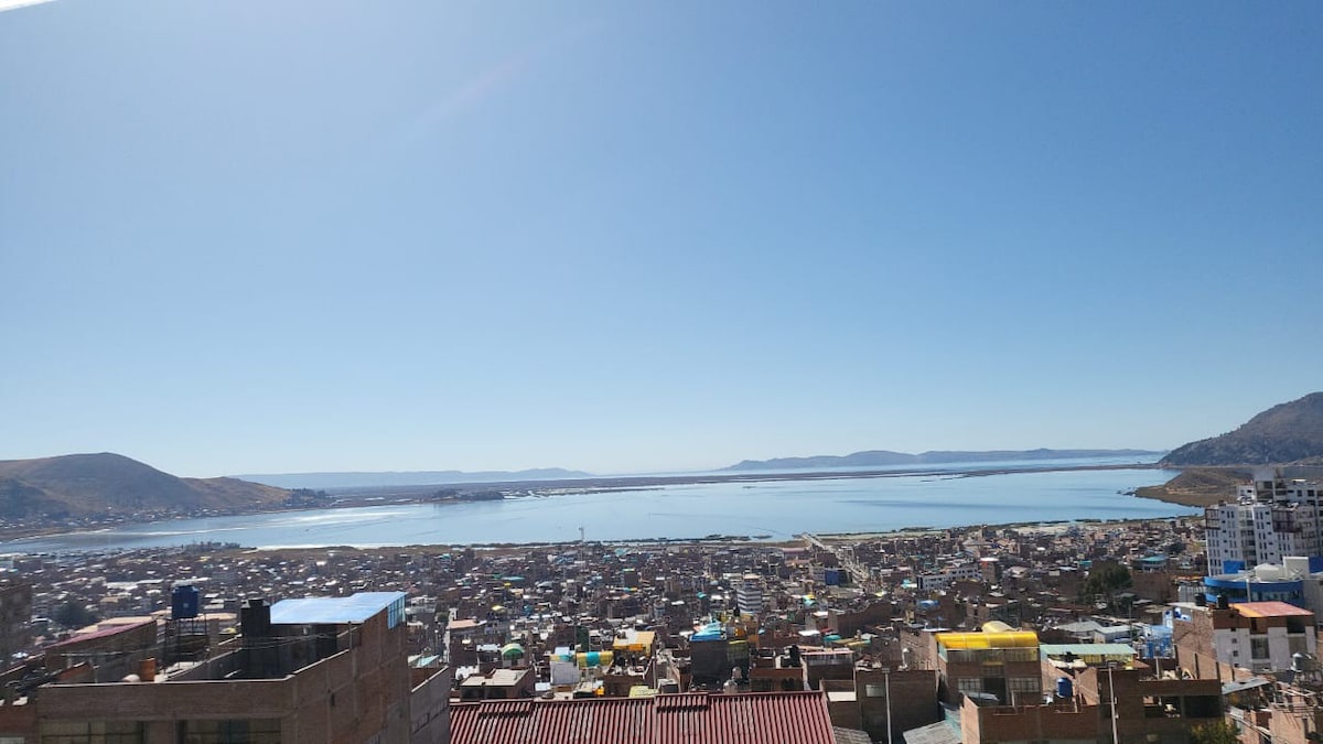 Puno公寓， Titicaca湖景观360 °。