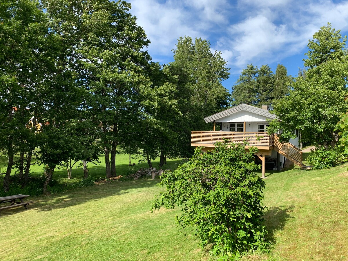 Stort helårs feriehus ved Slevikkilen