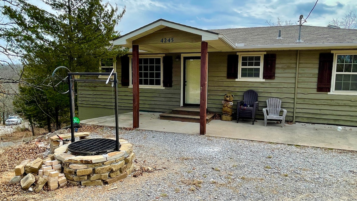 Hill House with Hot Tub and Private Lake Access