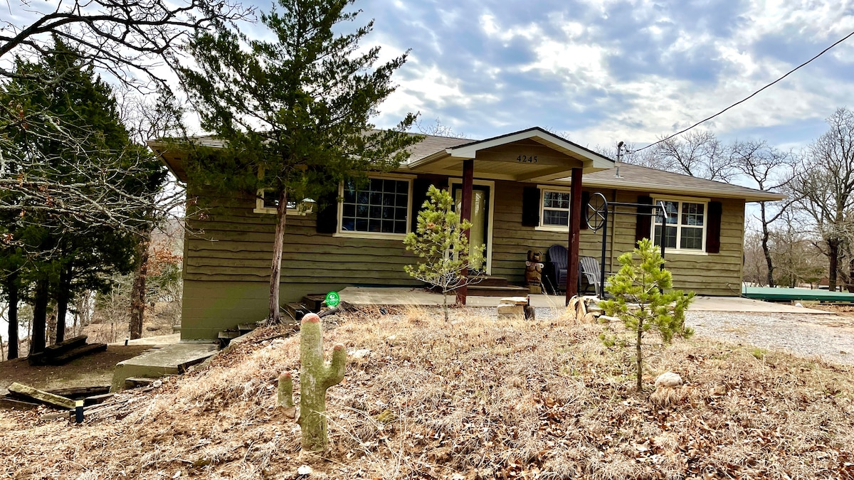 Hill House with Hot Tub and Private Lake Access