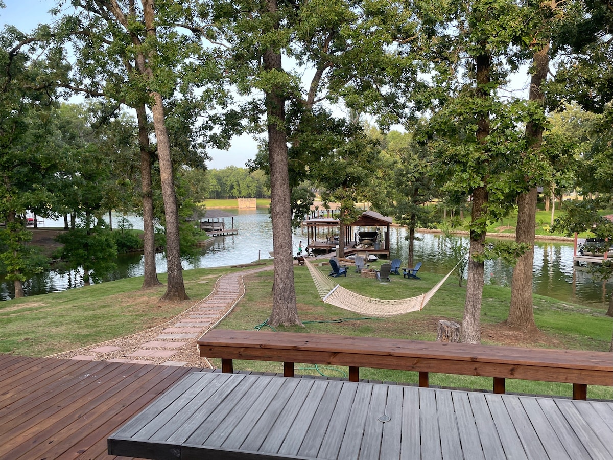 Lake House Gem - Discounts for 4 & 7 night stays.