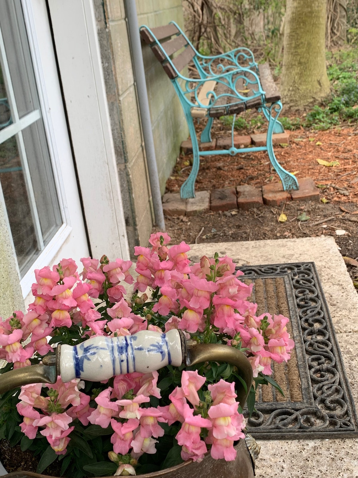 “Magnolia Cottage” on the River