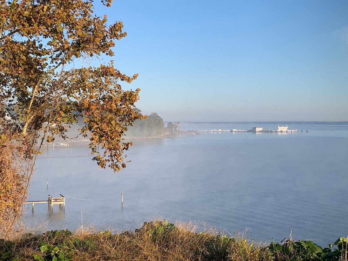 “Magnolia Cottage” on the River