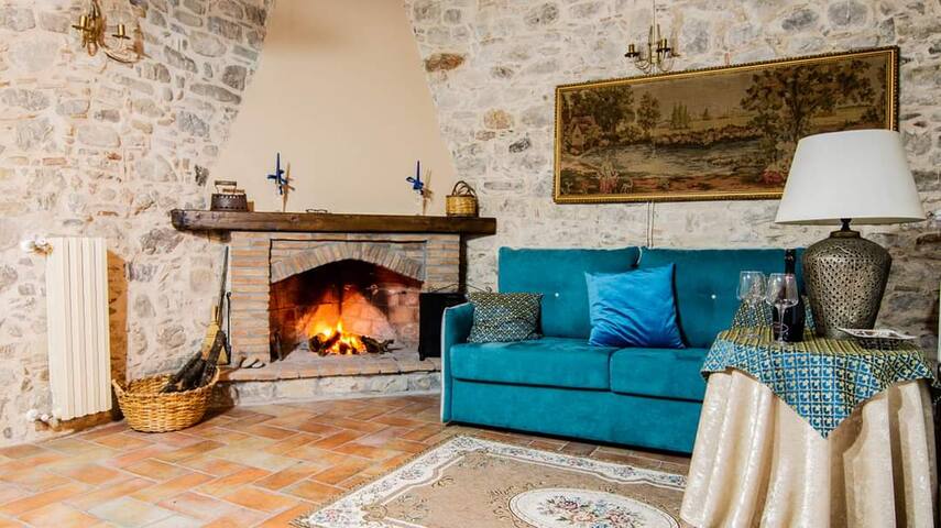 罗卡因佩里亚莱室内壁炉民宿