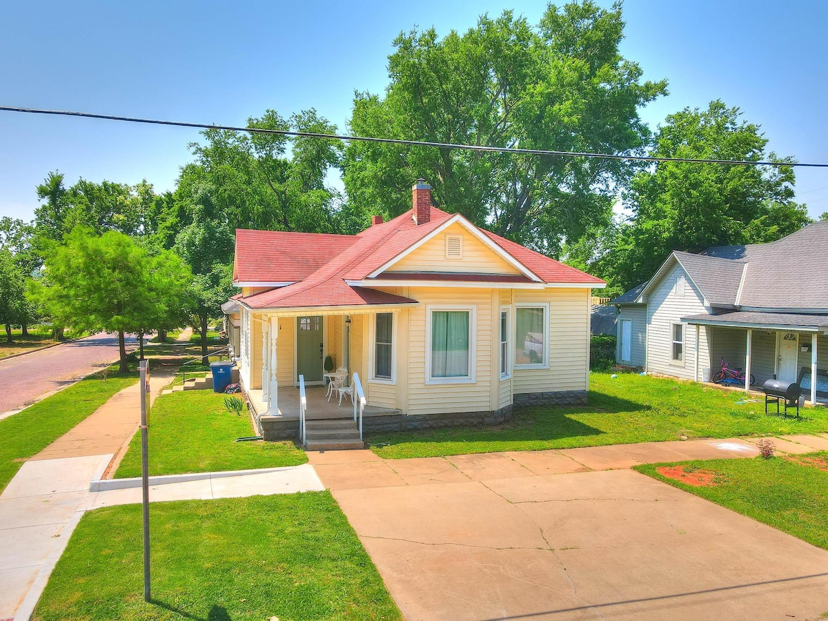 Buttercup Cottage downtown area // WI-FI // PETS