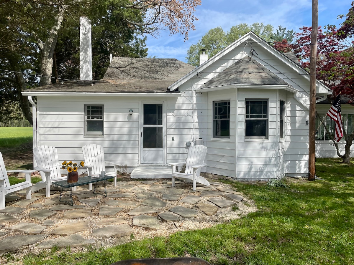 Loon Cottage on Leeds Creek