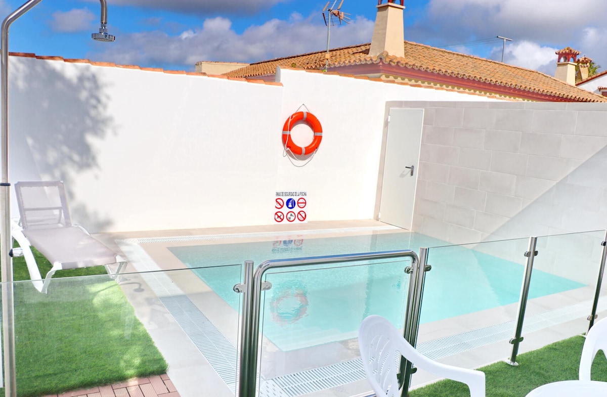 Conil 3 Saltwater Pool House