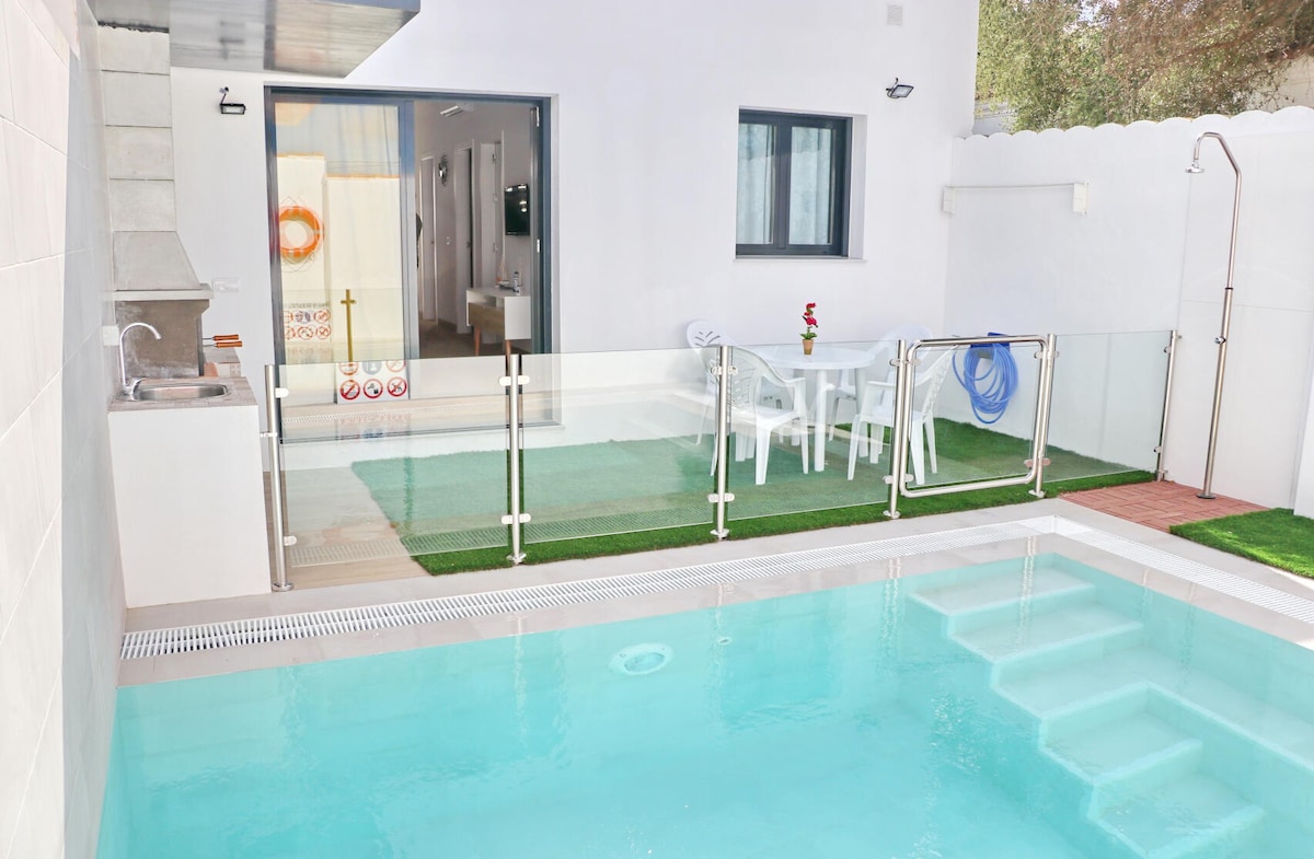 Conil 3 Saltwater Pool House