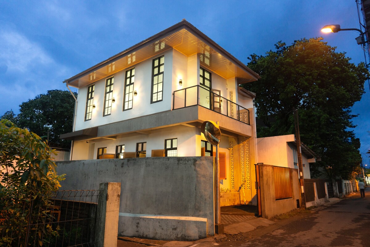 Dipokusuman的Tutta House