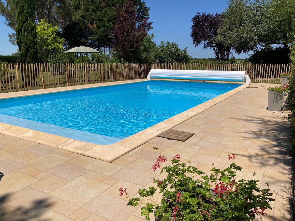 Cosy Gite "St. Emilion" with swimming pool