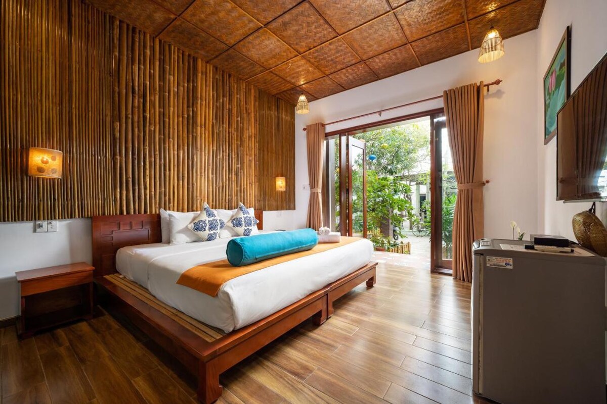 Cheerful room with balcony in beach villa