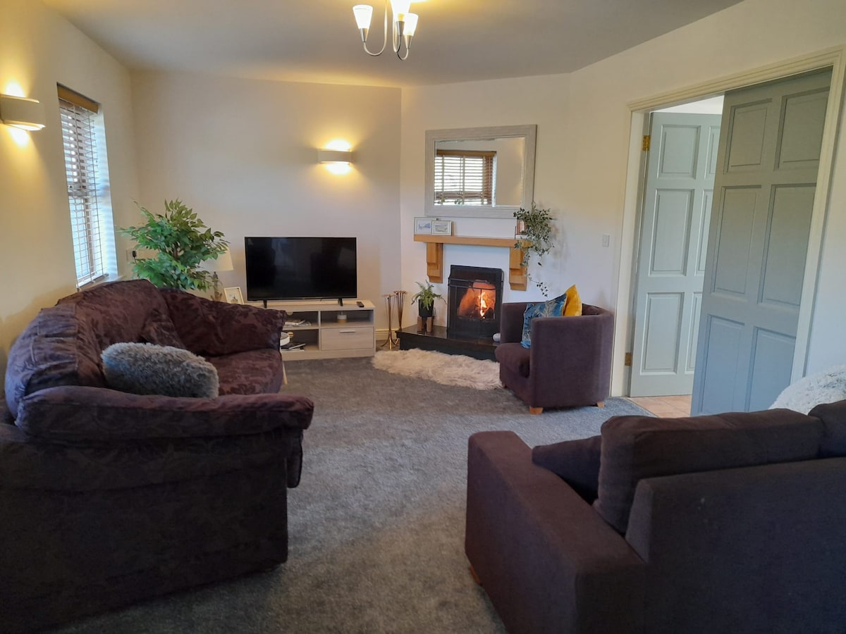 Allihies Abhaile 4 Bed Copper Mines Village House.