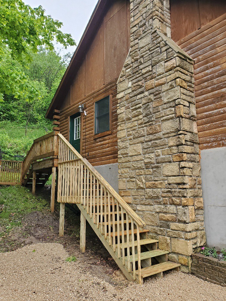 Bluff View Cabin