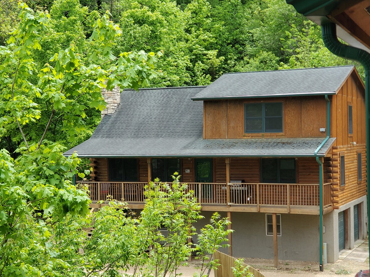 Bluff View Cabin