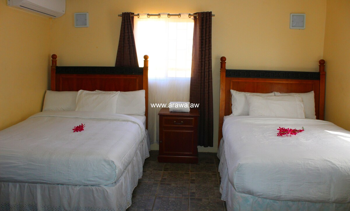 Casita with 2 double beds hidden in Aruba nature
