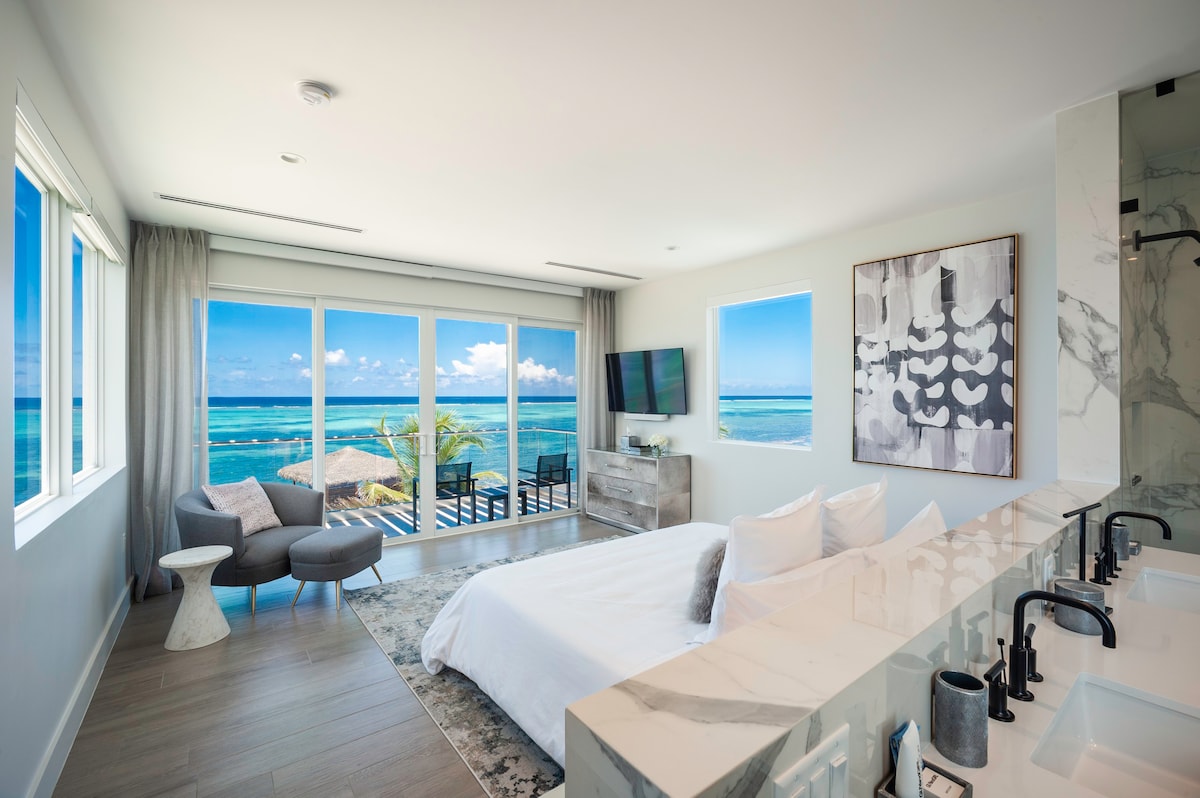 25% Off! Stunning 7BR Oceanfront Resort Villa