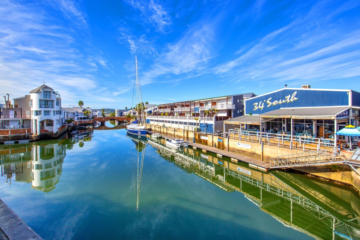 One Bedroom Apartment on Canals of Knysna Quays.
