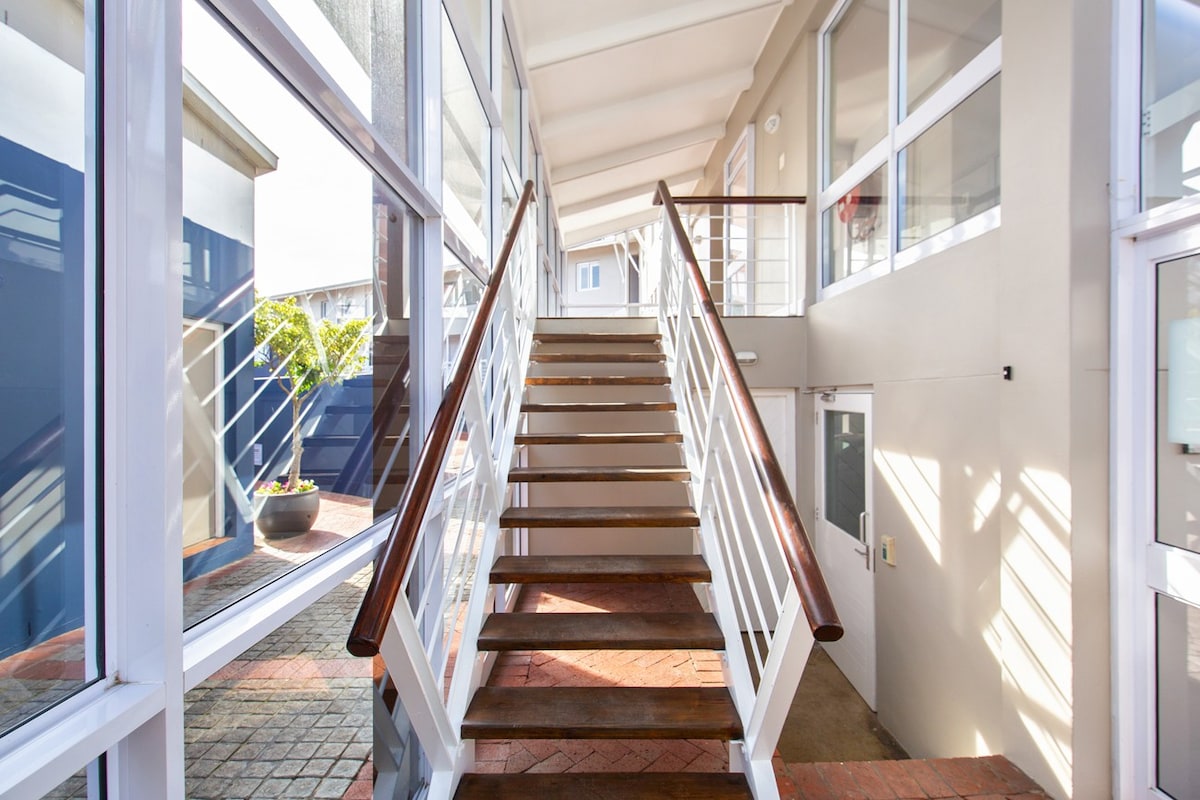 One Bedroom Apartment on Canals of Knysna Quays.