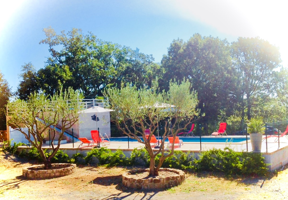 Gîte Le Mûrier, au calme avec piscine à partager