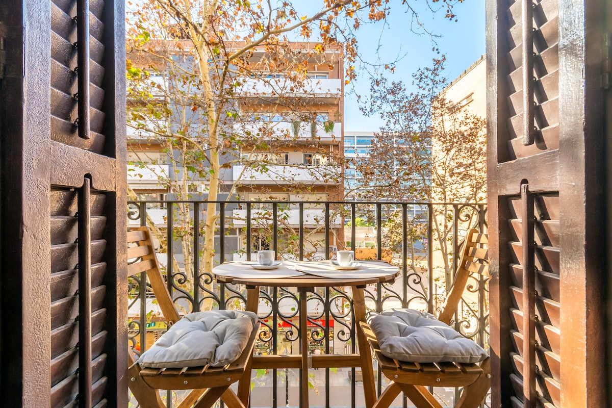 Rambla Poblenou with balcony, close to sea, quiet