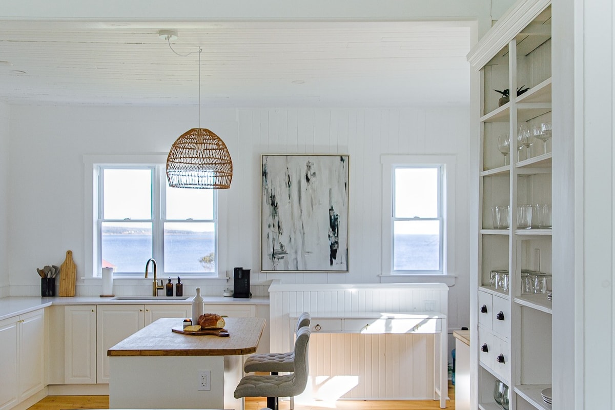 South Shore cottage with ocean views