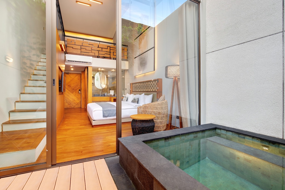 巴厘岛水明漾1间带泳池的卧室