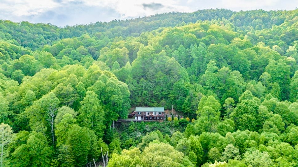 僻静/高速无线网络/热水浴缸/山景！