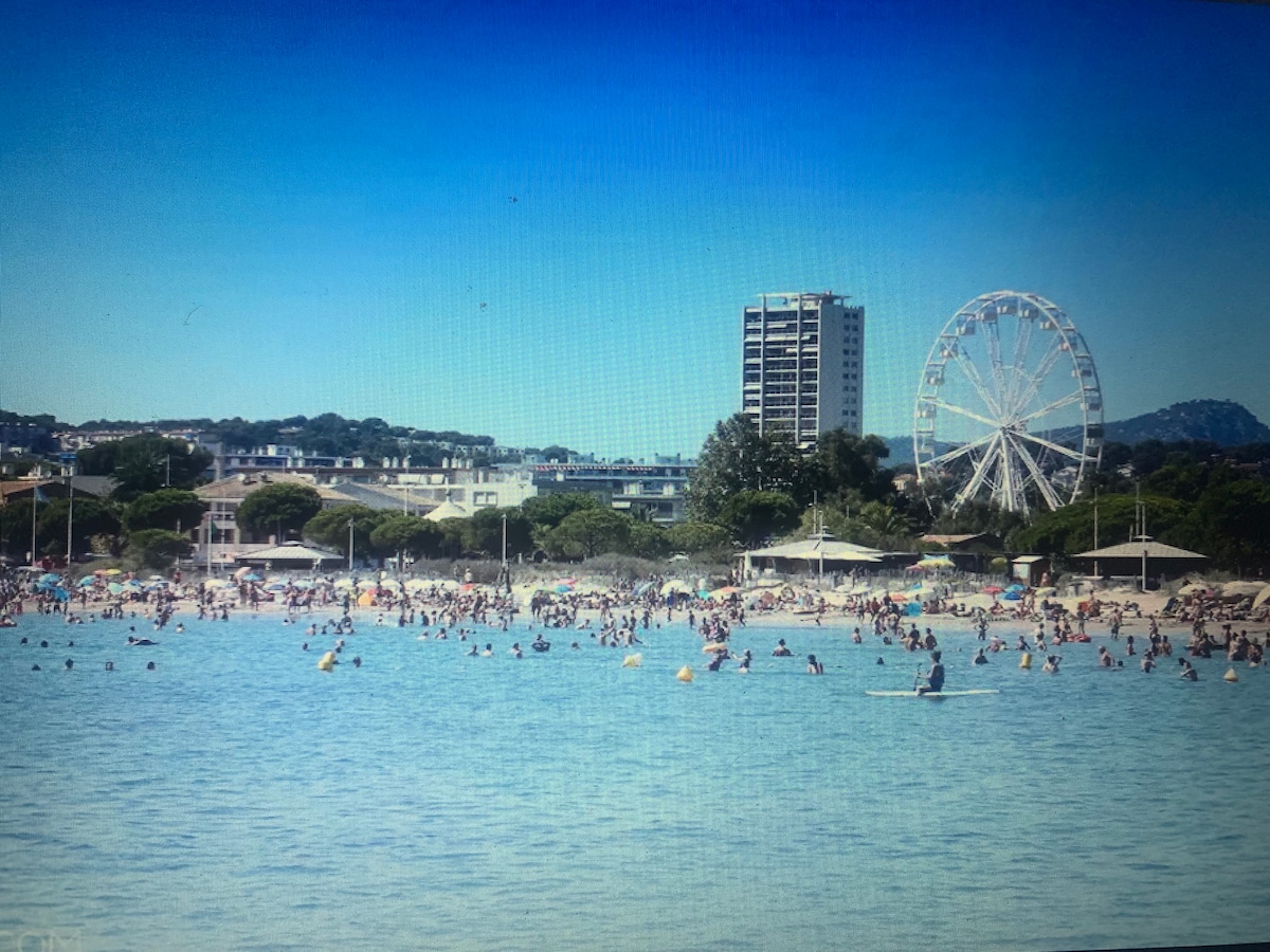 Studio"Monroe" les pieds dans l'eau 10 m de la mer