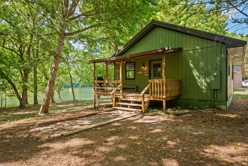 NEW PICS/NEW LISTING at Pa’s Cabin at The Narrows