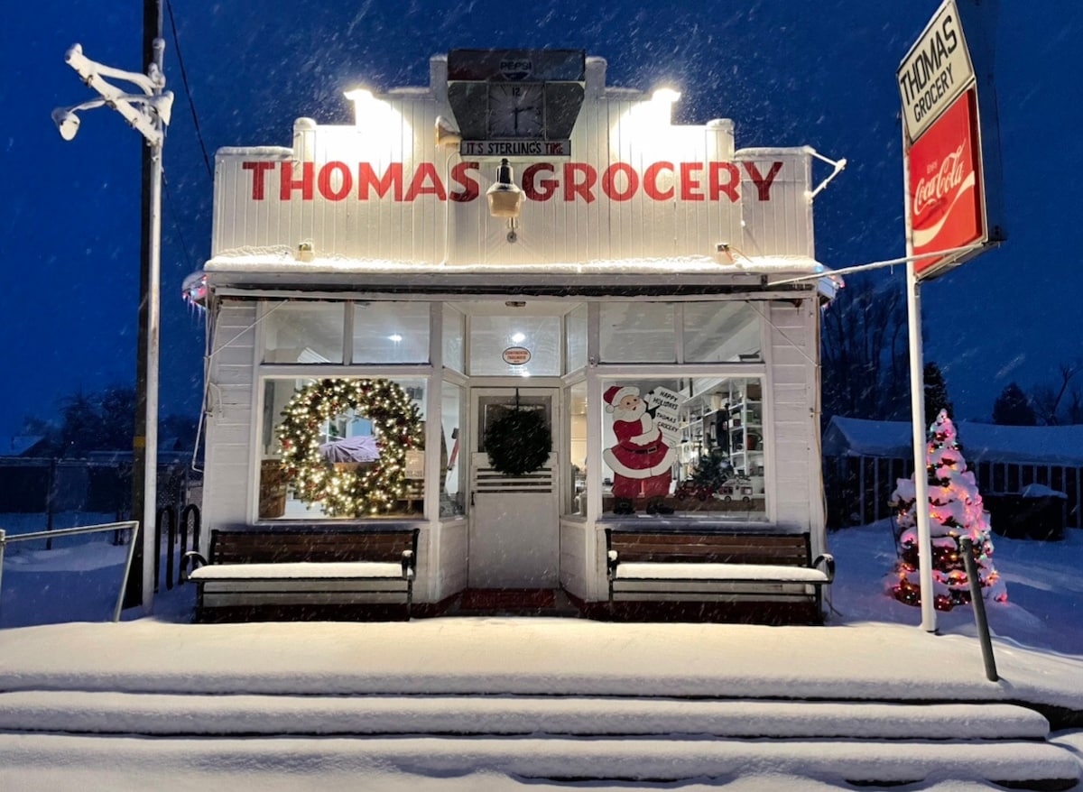 Thomas Grocery Old Time Getaway