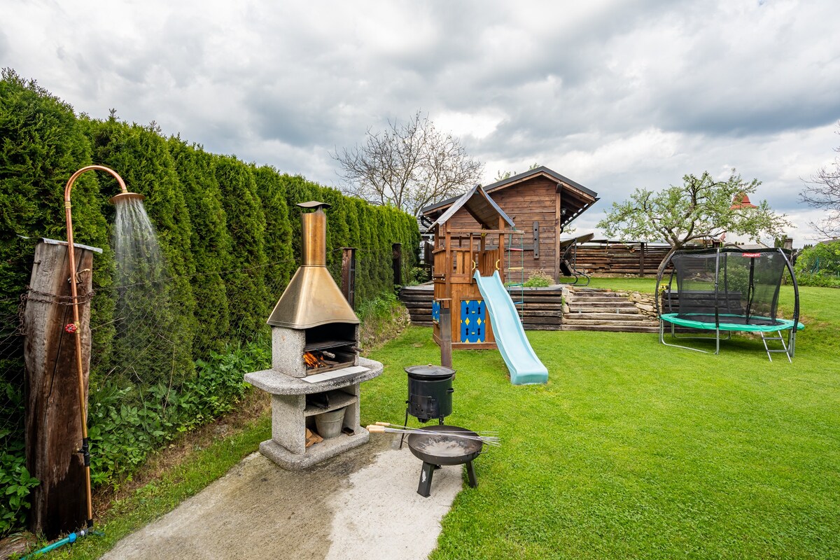 Emilka Cottage-Views-Village Center-BBQ-Fire pit