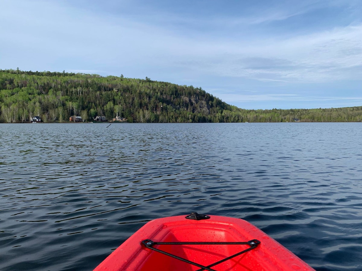 波尔德酒庄葡萄酒（ Bord de Lac ）/蒙塔涅酒庄葡萄酒（ Montagne - Charlevoix ）。