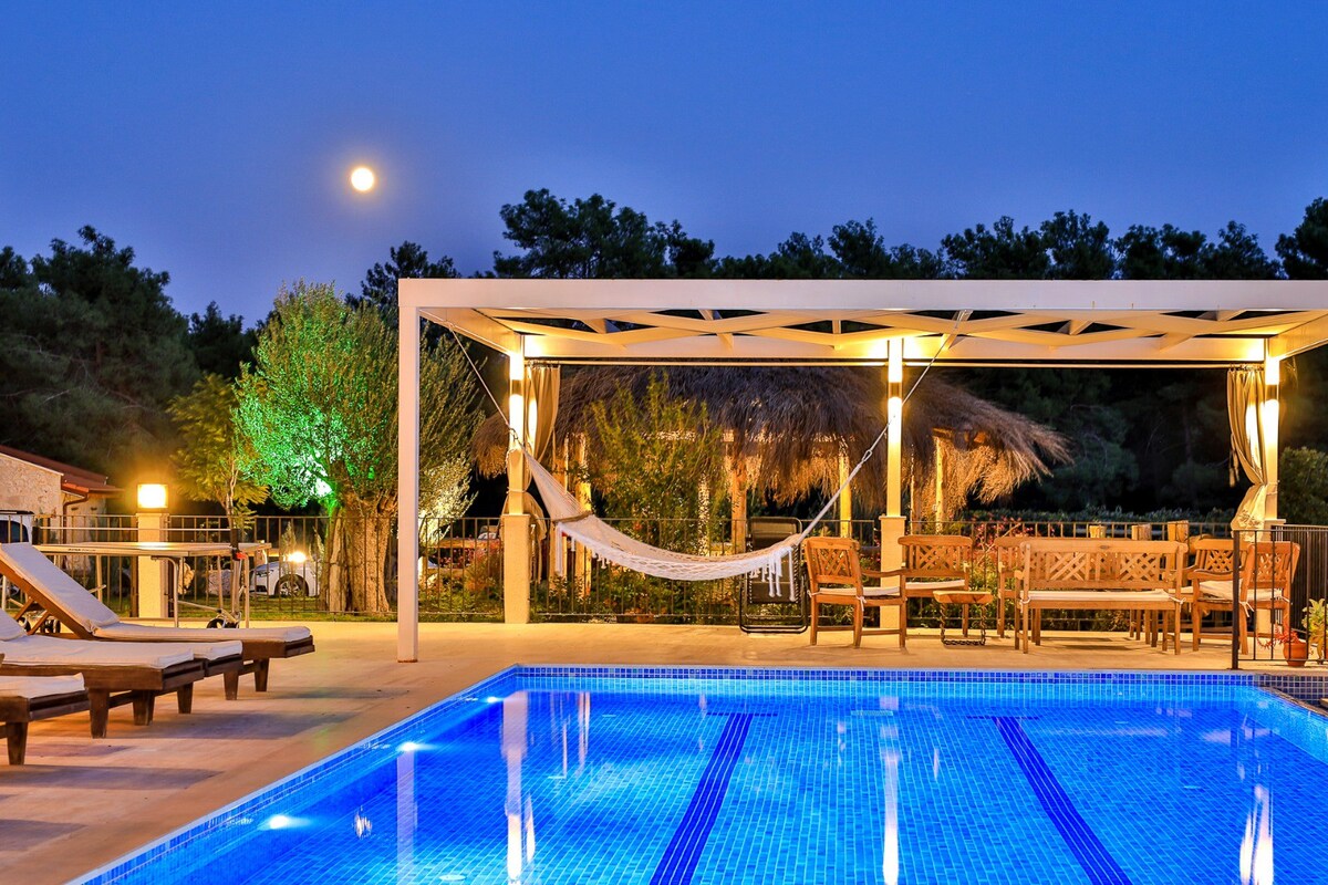 带私人泳池和花园的度假别墅，可供10人入住