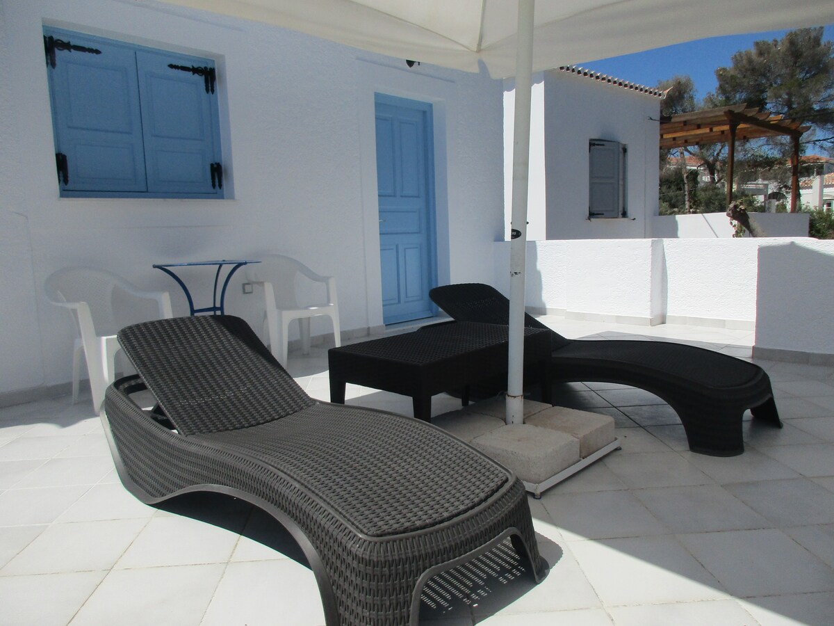 Near KAIKI BEACH,Spetses house for 8