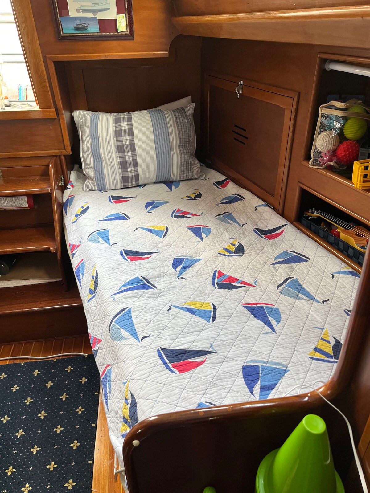 Classic Hinckley Sailboat 2 bedrooms